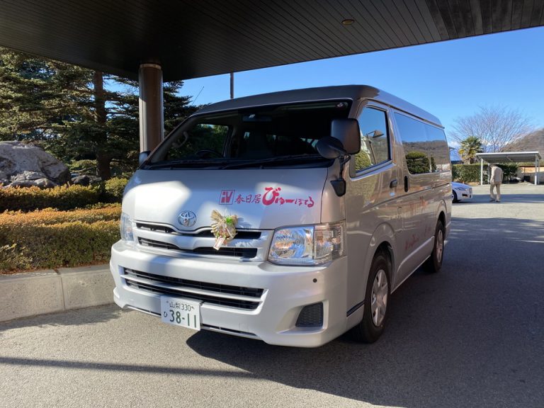 シャトルバス