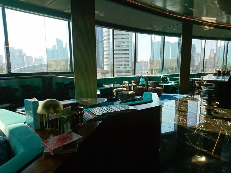 中華料理_バー「LIQUID at YEN」内観