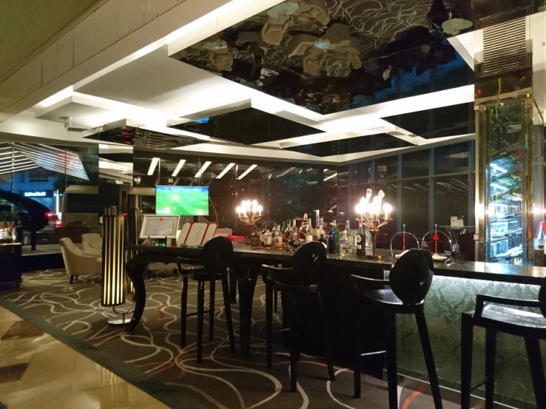 ロビーラウンジ