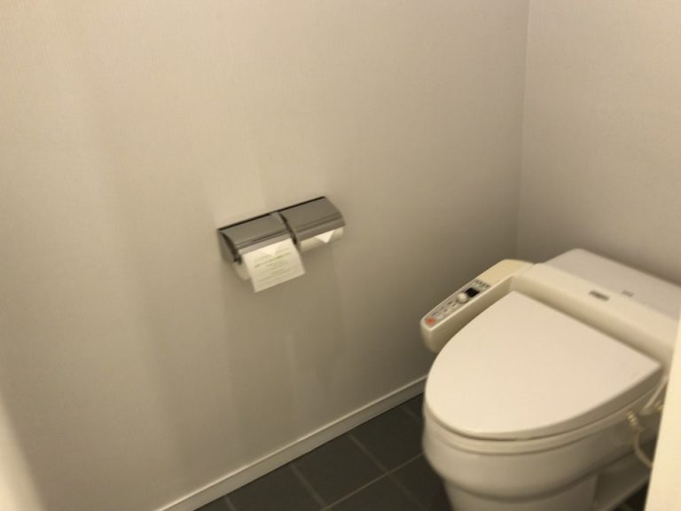 トイレは独立していました