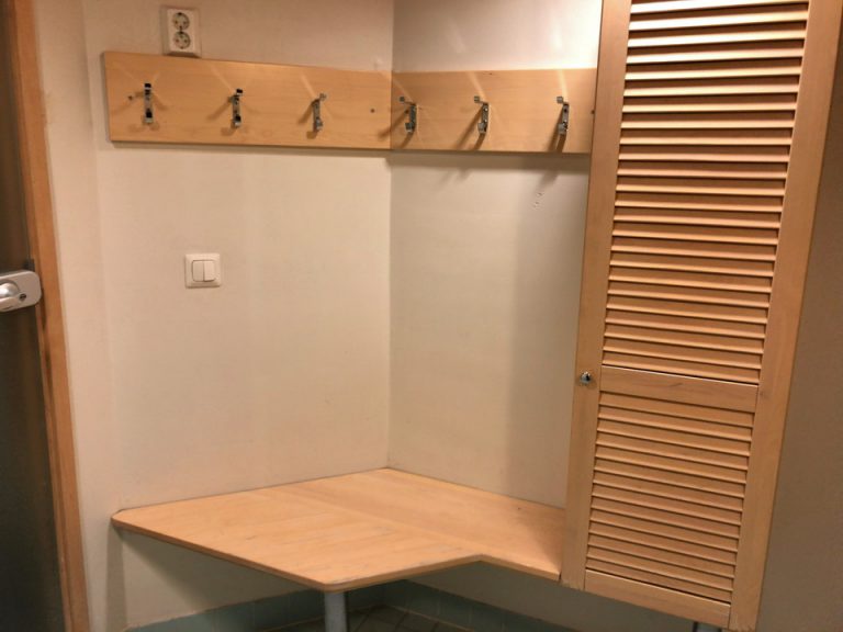 サウナ 休憩スペース