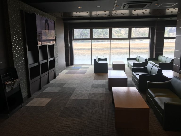 ホテルラウンジ