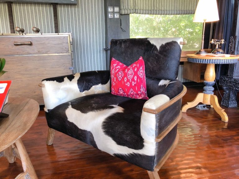 部屋入口方向から