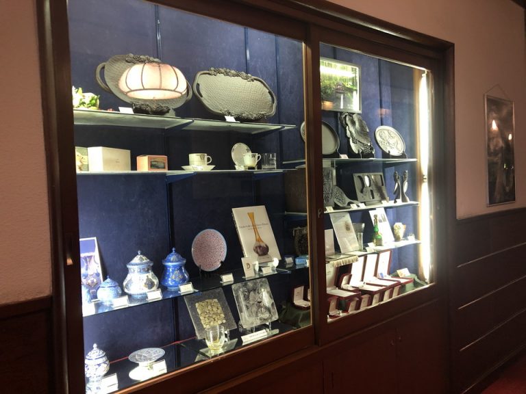 フロント階廊下