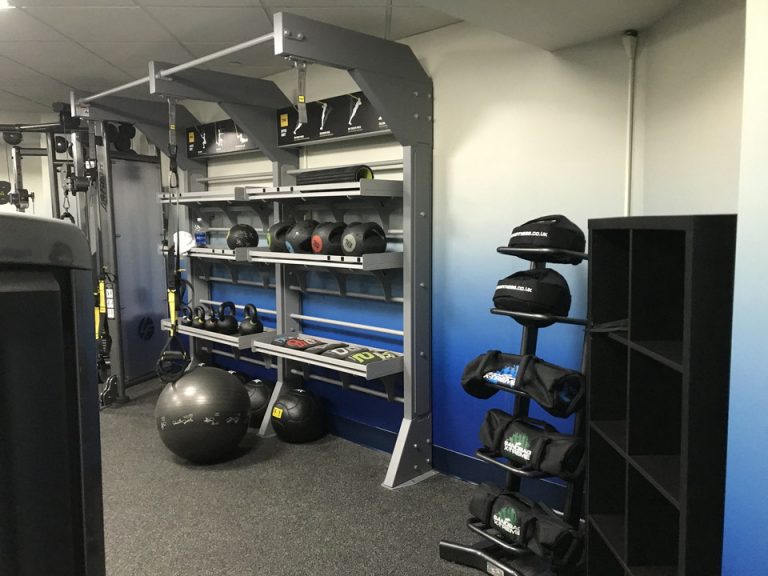 GYMは本格的装備がありました。すみません。雨につき沢山の人が利用していて写真に納めれませんでした。