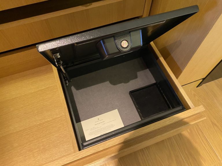 セーフティボックス(開けた状態)