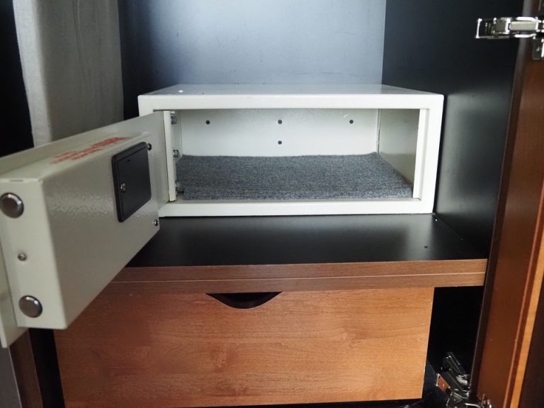 セーフティボックス(開けた状態)