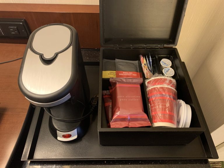 コーヒー・ティー・ペーパーカップ