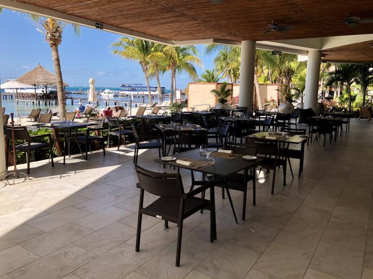 外で食べることもできます。