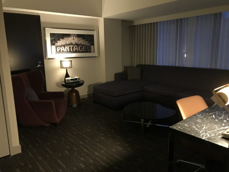 全体的にダウンライト旦那は暗すぎると言ってました