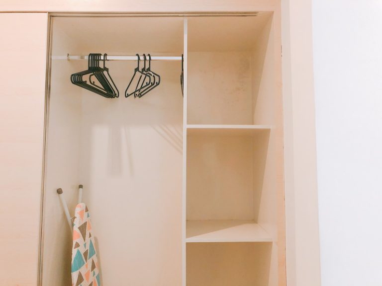 クローゼット右側