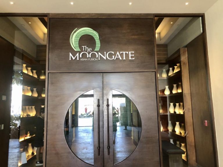 THE MOONGATE アジアフードの創作料理レストランです。