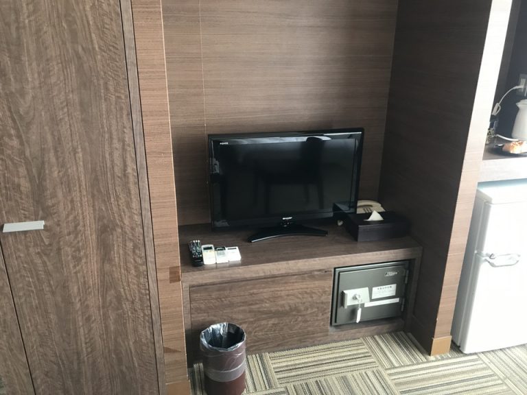 ベッド方向からテレビ