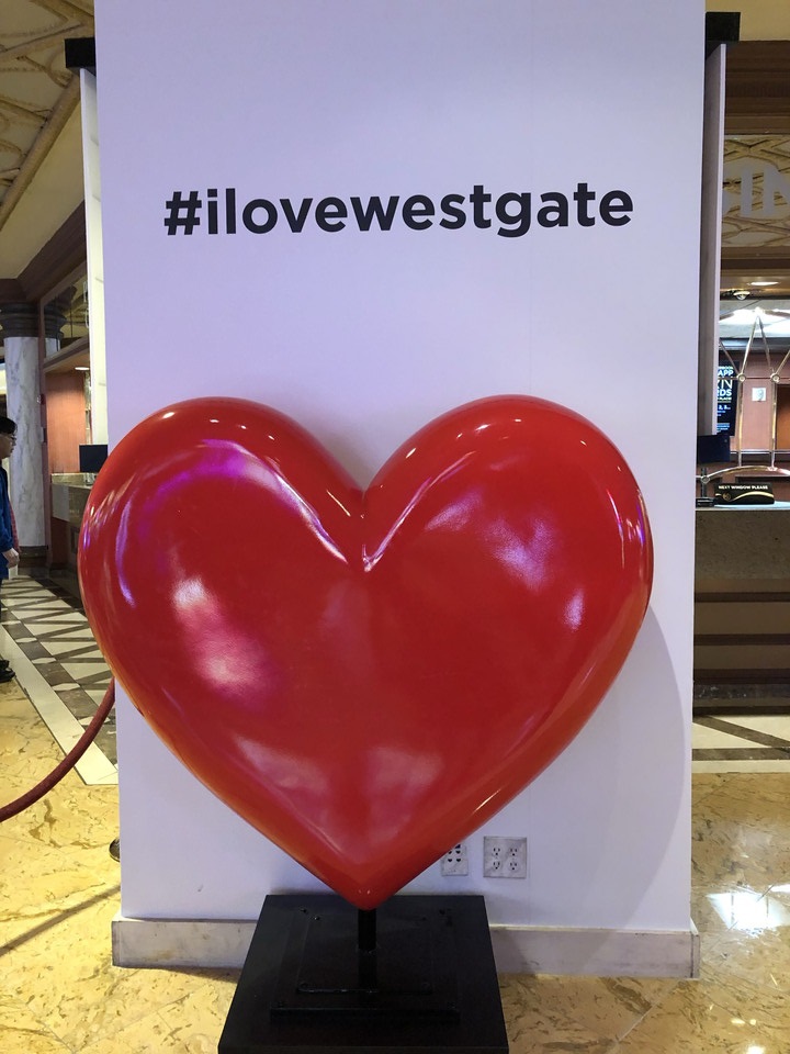 カジノの中にもホテルのサインがあるので写真を撮るのにいいかもしれません。