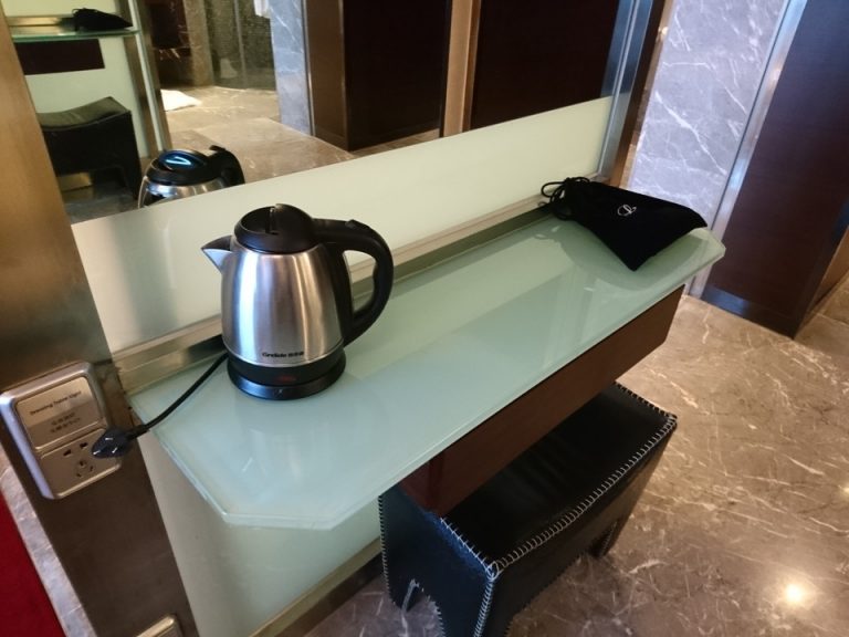 カウンターとポット