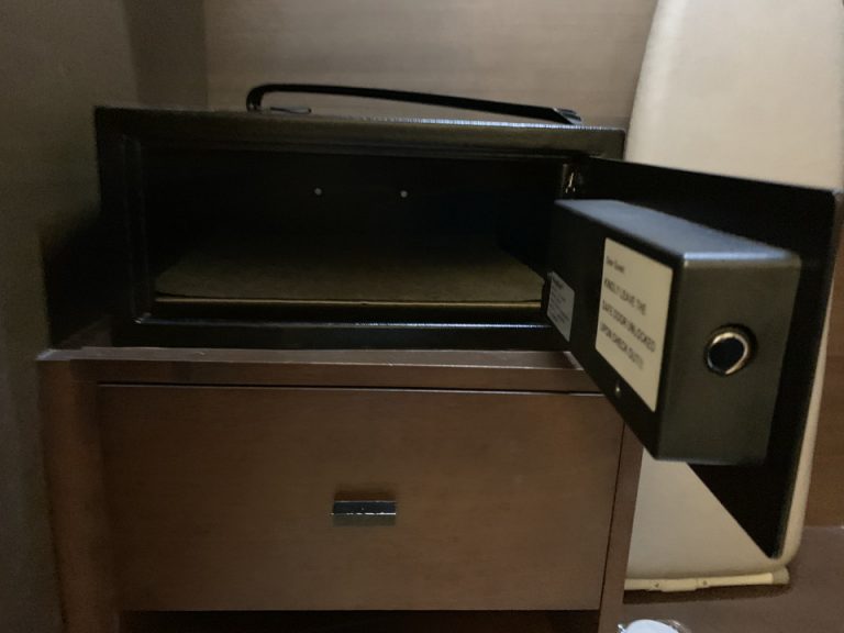 セーフティーボックス(開けた状態)