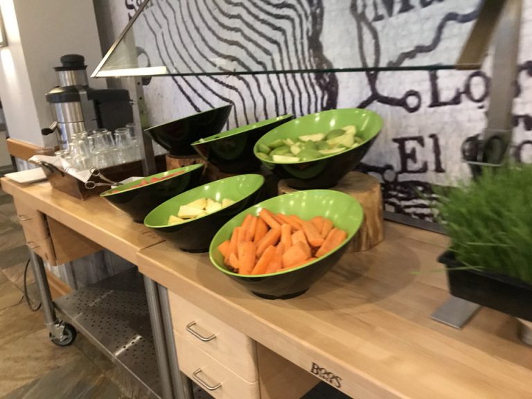 ベジタリアン専用コーナー完全にミートセクションから離れていて親切心も感じれます