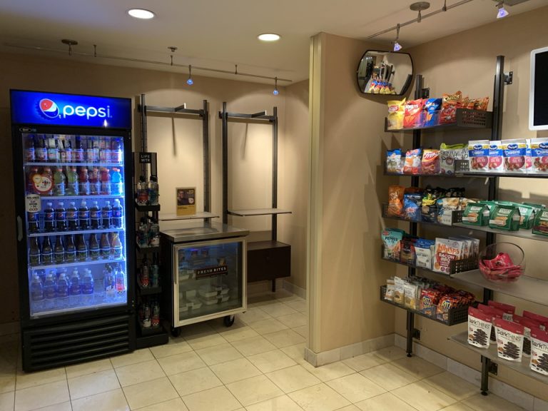 ホテル内ショップ内観2