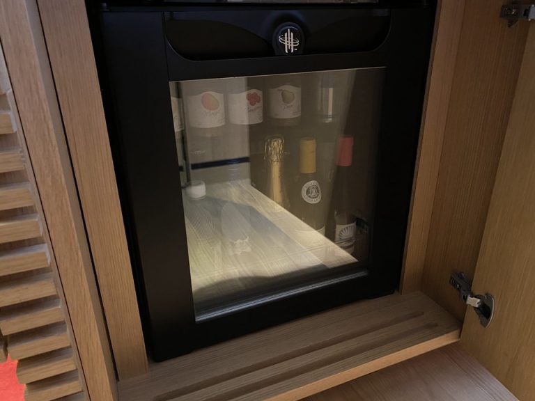 冷蔵庫(閉じた状態)