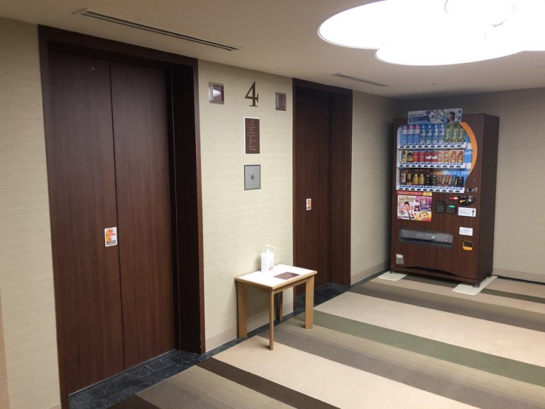 客室階エレベーターホール