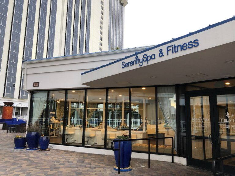 ジムとスパの入口