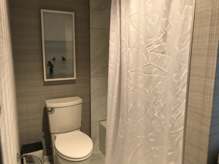 バスタブ付きシャワールーム