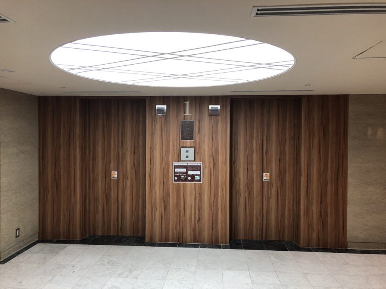 フロント階(1F)エレベーターホール(1)