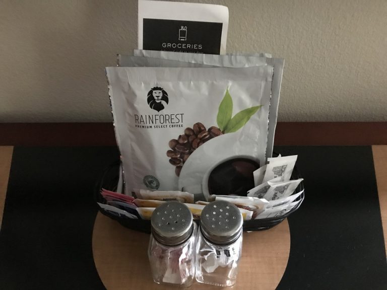 コーヒー紅茶に加えて塩こしょうもありました