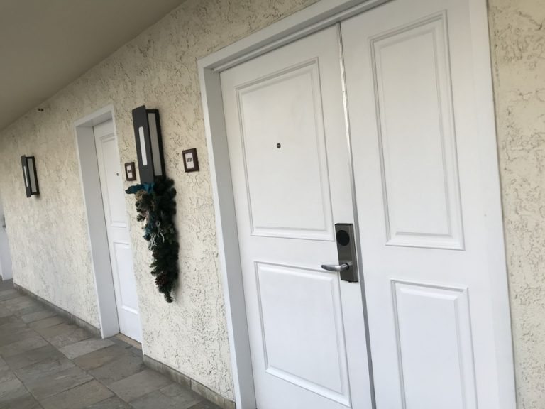 気分を上げてくれた2枚扉の客室扉