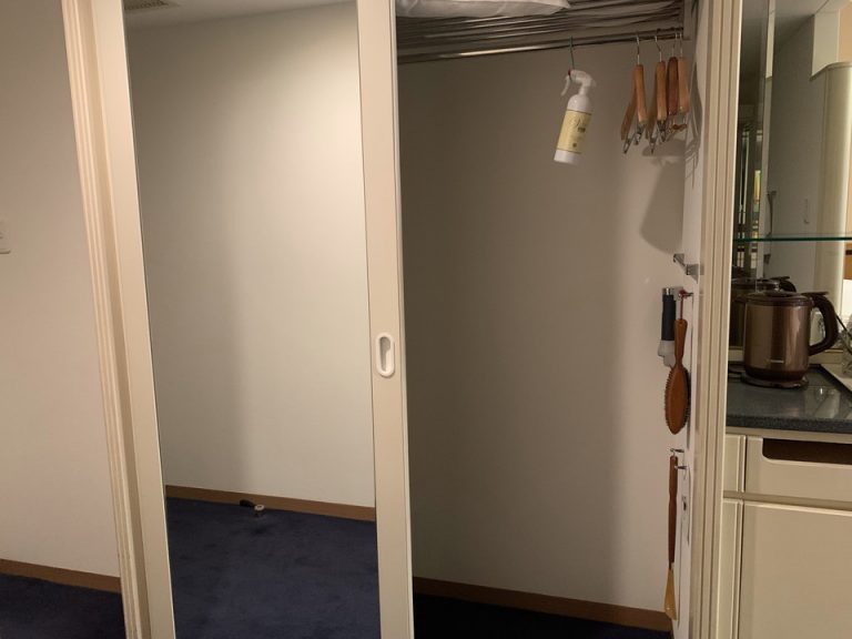 クローゼット(開いた状態)