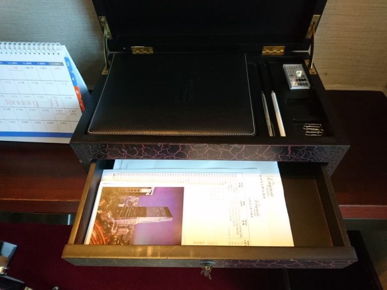 ホテルの案内、便箋、絵葉書など