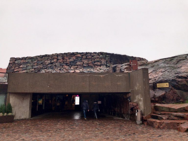 観光スポット(テンペリアウキ協会 ホテルから徒歩6分)