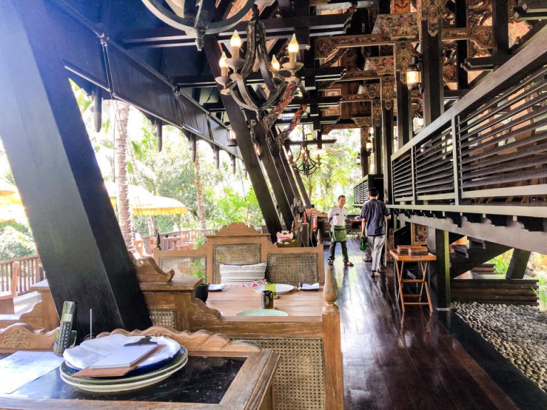 レストラン(朝食)