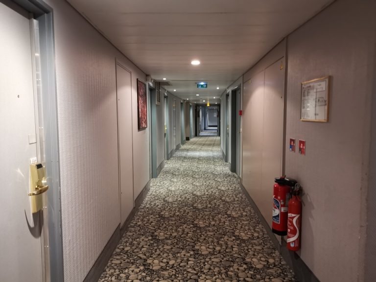 客室階廊下全体