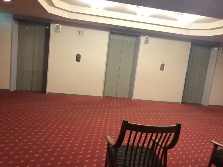 客室階のエレベーターホール