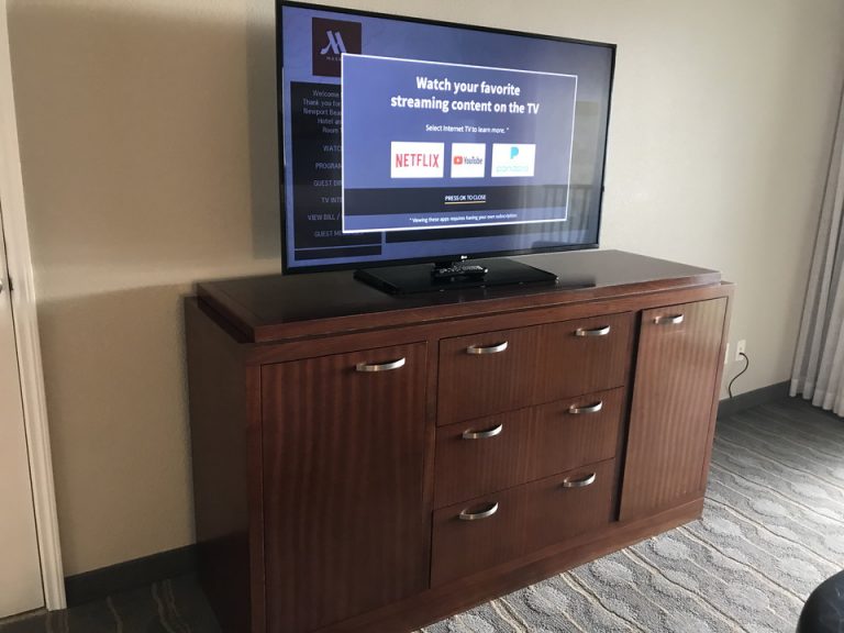 TVとしたの収納