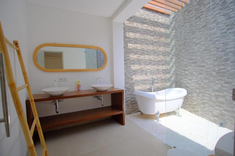 7081829_19051123050074435084