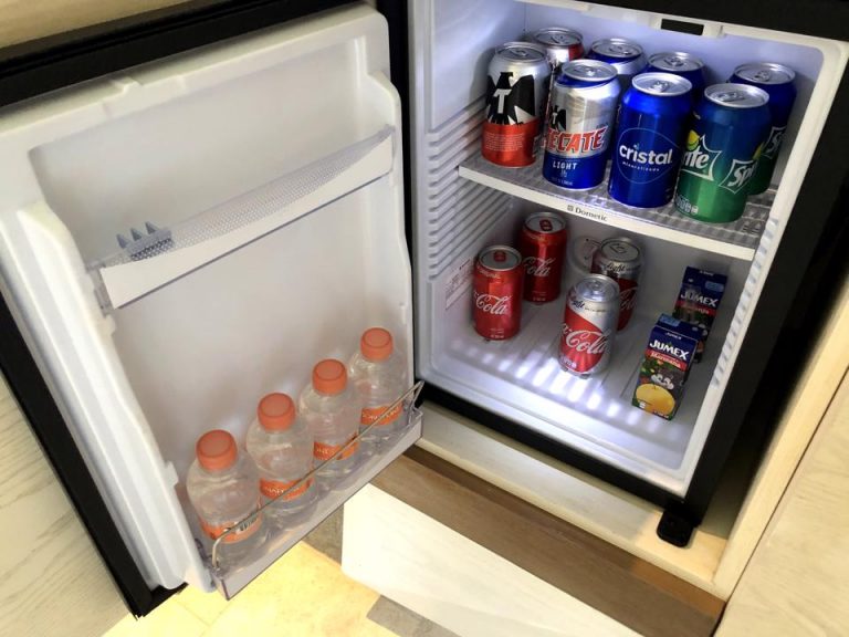 ビールやジュース、水はが入っています。全てオールインクルーシブです。