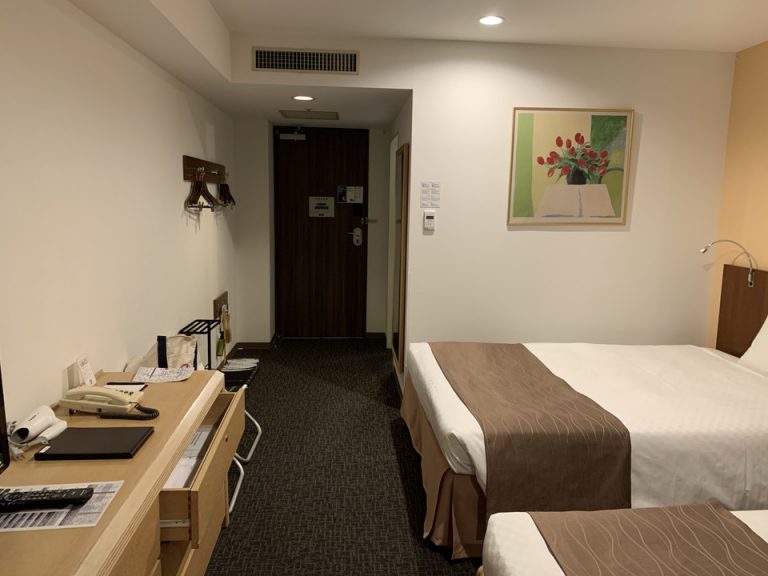 客室全体窓際方向