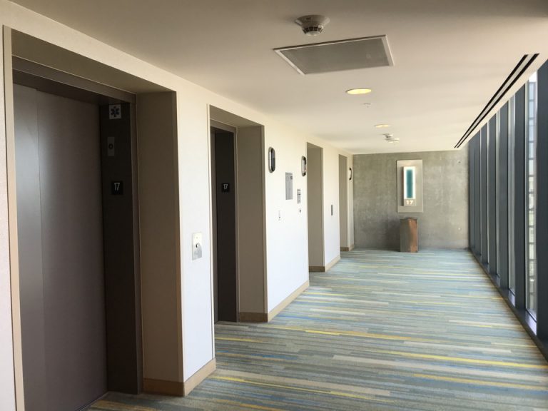 宿泊階エレベーター