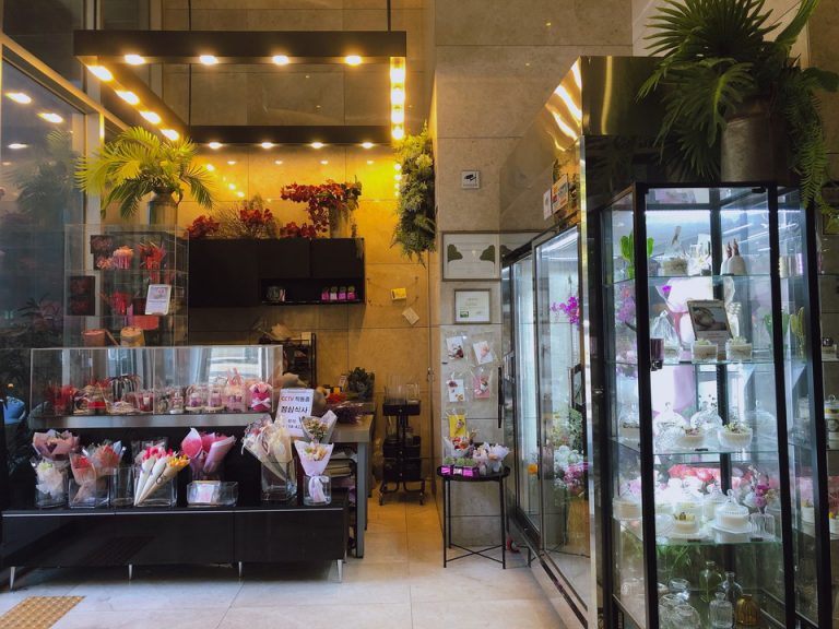 店内ショップ外観