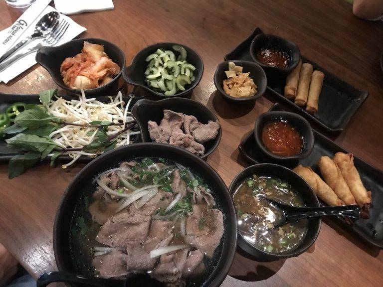 フォーとアパタイザーをランチでいただきました。お値段も良心的でした