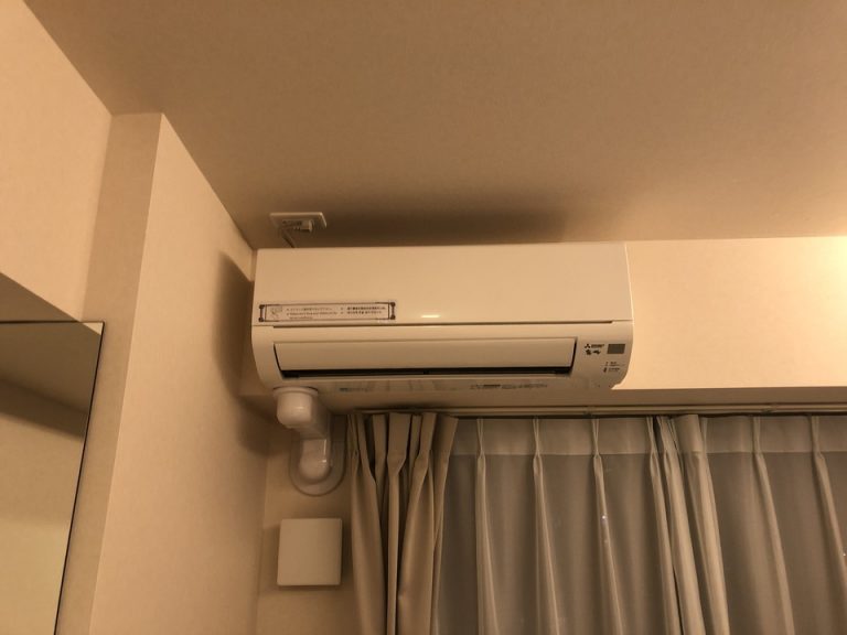 備え付けエアコンは三菱製