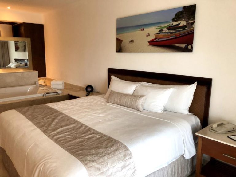 キングサイズのベッドです。