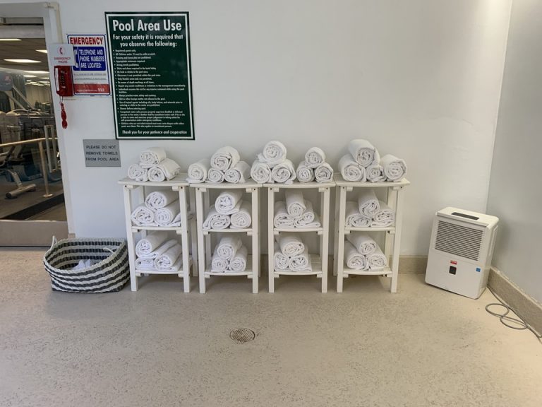 ホテル内プールタオル