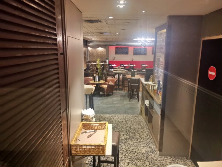 レストラン内観