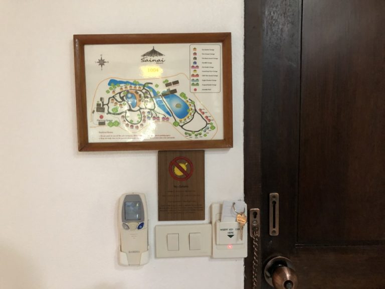 客室入り口内観ドア2