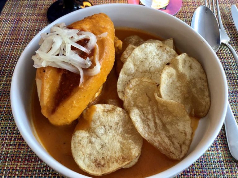 LA TRAJINERA ブュッフェの他にメインはオーダーできます。