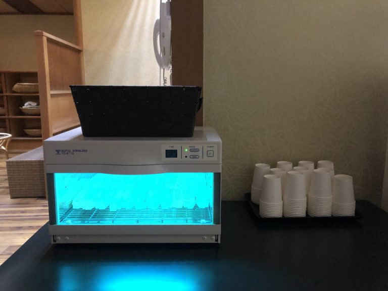 ヘアブラシの紫外線消毒器で衛生面も◎