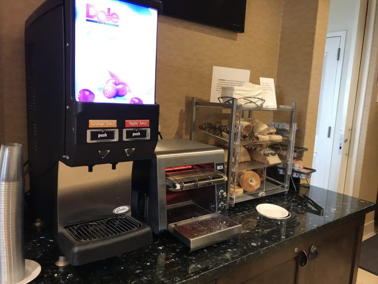 フレッシュジュースステーションにトーストゾーン